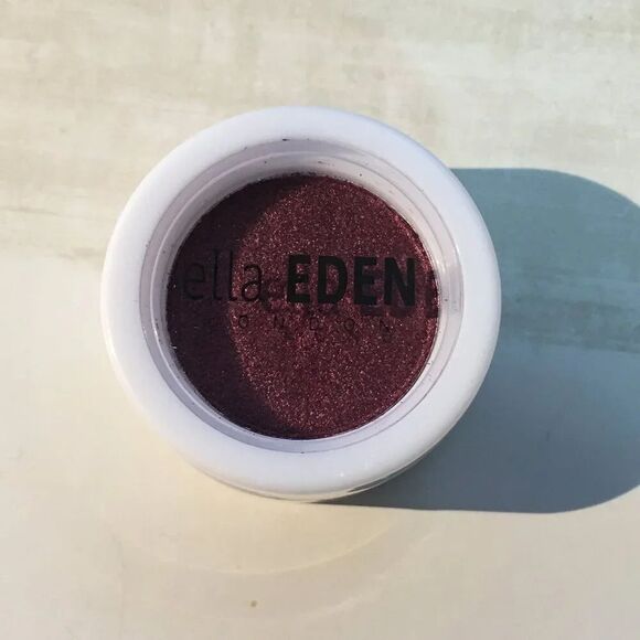 Ella Eden London Pressed Powder Eyeshadow in WILLOW  0.105 oz NEW NO BOX - Picture 1 of 3